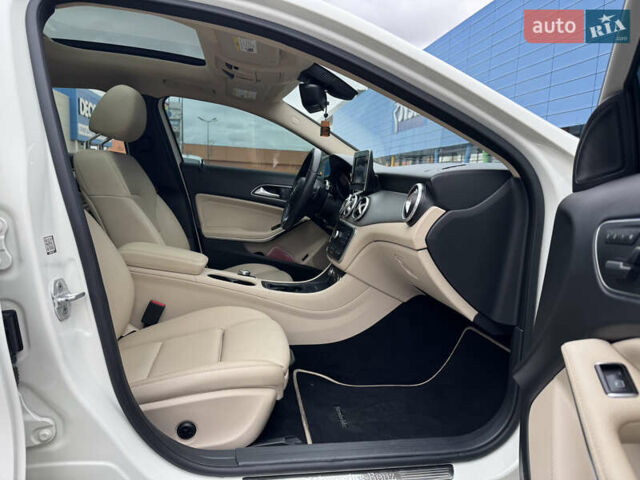 Белый Мерседес ГЛА-Класс, объемом двигателя 1.99 л и пробегом 110 тыс. км за 17500 $, фото 19 на Automoto.ua