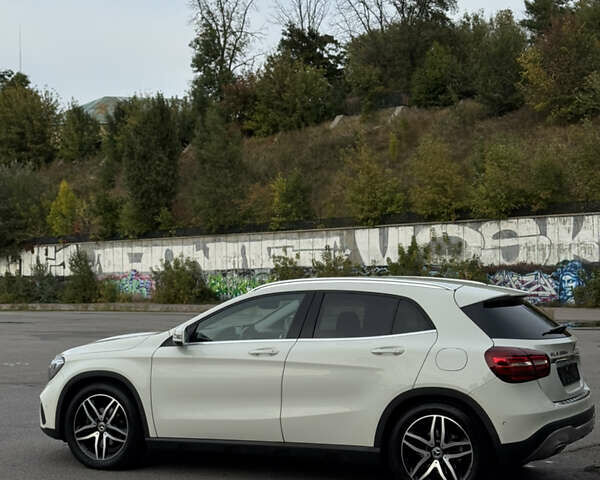 Мерседес ГЛА-Класс 2017 в Киеве на Automoto.ua Белый Мерседес ГЛА-Класс, объемом двигателя 2.14 л и пробегом 110 тыс. км за 23999 $, фото 4 на Automoto.ua