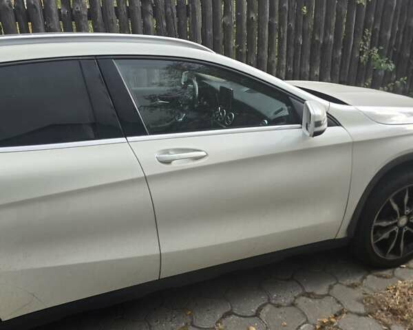 Белый Мерседес ГЛА-Класс, объемом двигателя 1.99 л и пробегом 80 тыс. км за 23000 $, фото 12 на Automoto.ua