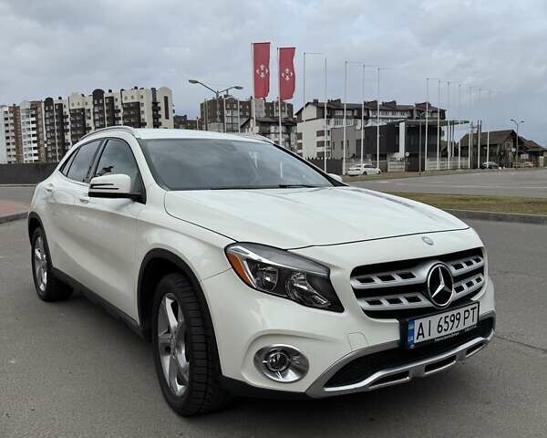Белый Мерседес ГЛА-Класс, объемом двигателя 1.99 л и пробегом 87 тыс. км за 18500 $, фото 3 на Automoto.ua