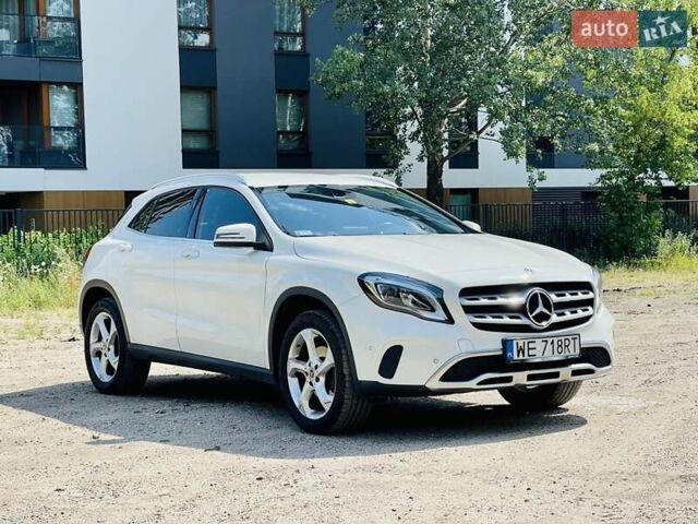 Белый Мерседес ГЛА-Класс, объемом двигателя 1.6 л и пробегом 67 тыс. км за 24800 $, фото 4 на Automoto.ua