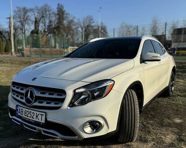 Белый Мерседес ГЛА-Класс, объемом двигателя 1.99 л и пробегом 153 тыс. км за 18500 $, фото 5 на Automoto.ua