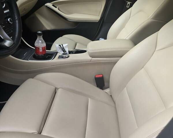 Белый Мерседес ГЛА-Класс, объемом двигателя 1.99 л и пробегом 80 тыс. км за 23000 $, фото 25 на Automoto.ua