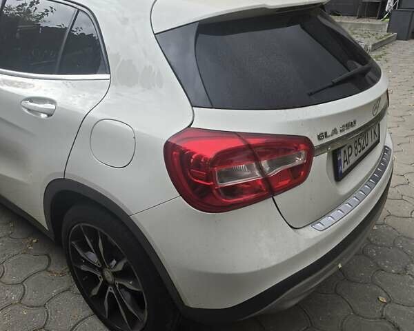 Белый Мерседес ГЛА-Класс, объемом двигателя 1.99 л и пробегом 80 тыс. км за 23000 $, фото 4 на Automoto.ua