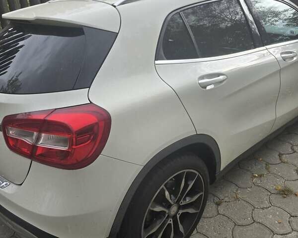 Белый Мерседес ГЛА-Класс, объемом двигателя 1.99 л и пробегом 80 тыс. км за 23000 $, фото 10 на Automoto.ua