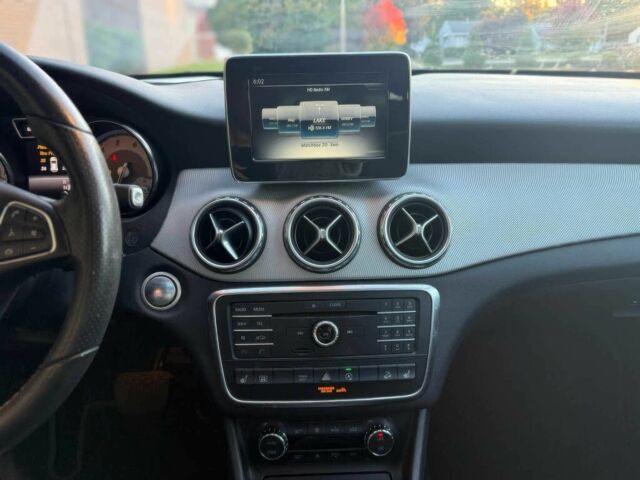 Білий Мерседес ГЛА-Клас, об'ємом двигуна 2 л та пробігом 69 тис. км за 17500 $, фото 6 на Automoto.ua