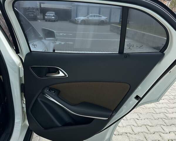 Белый Мерседес ГЛА-Класс, объемом двигателя 2.14 л и пробегом 99 тыс. км за 23900 $, фото 22 на Automoto.ua