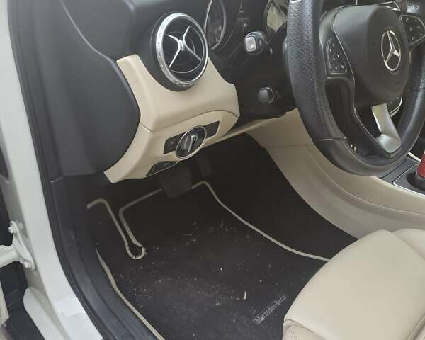 Белый Мерседес ГЛА-Класс, объемом двигателя 1.99 л и пробегом 80 тыс. км за 23000 $, фото 27 на Automoto.ua