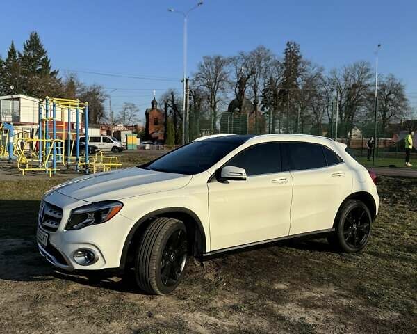 Белый Мерседес ГЛА-Класс, объемом двигателя 1.99 л и пробегом 153 тыс. км за 18500 $, фото 6 на Automoto.ua