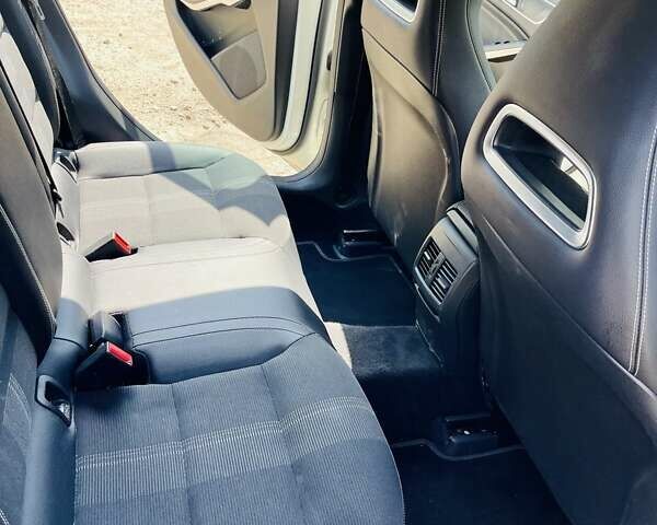 Белый Мерседес ГЛА-Класс, объемом двигателя 1.6 л и пробегом 67 тыс. км за 24800 $, фото 8 на Automoto.ua