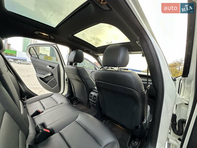 Мерседес ГЛА-Класс 2017 в Одессе на Automoto.ua Белый Мерседес ГЛА-Класс, объемом двигателя 1.99 л и пробегом 65 тыс. км за 20500 $, фото 39 на Automoto.ua