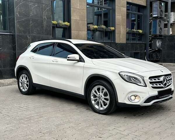 Белый Мерседес ГЛА-Класс, объемом двигателя 2.14 л и пробегом 99 тыс. км за 23900 $, фото 5 на Automoto.ua