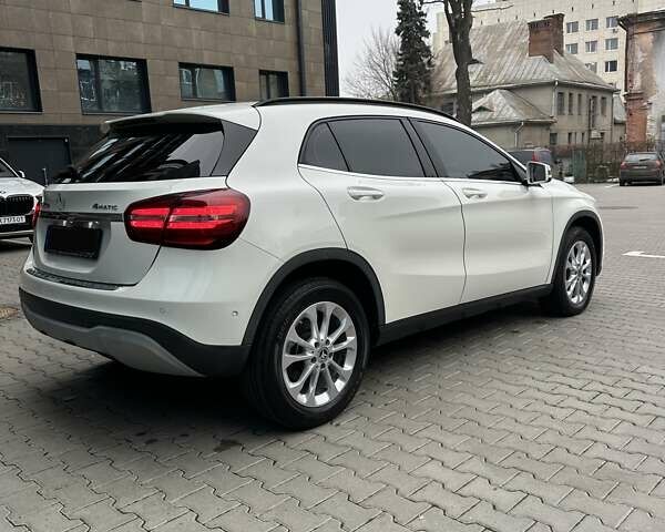 Белый Мерседес ГЛА-Класс, объемом двигателя 2.14 л и пробегом 99 тыс. км за 23900 $, фото 8 на Automoto.ua