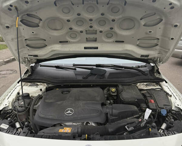 Белый Мерседес ГЛА-Класс, объемом двигателя 1.99 л и пробегом 174 тыс. км за 22500 $, фото 19 на Automoto.ua