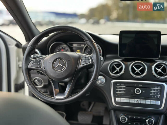 Мерседес ГЛА-Класс 2017 в Одессе на Automoto.ua Белый Мерседес ГЛА-Класс, объемом двигателя 1.99 л и пробегом 65 тыс. км за 20500 $, фото 72 на Automoto.ua