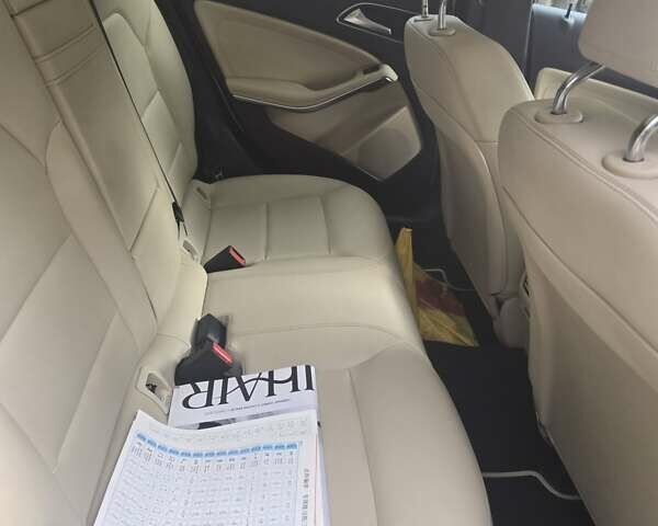 Белый Мерседес ГЛА-Класс, объемом двигателя 1.99 л и пробегом 80 тыс. км за 23000 $, фото 20 на Automoto.ua