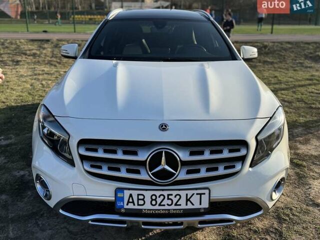 Белый Мерседес ГЛА-Класс, объемом двигателя 1.99 л и пробегом 153 тыс. км за 18500 $, фото 1 на Automoto.ua