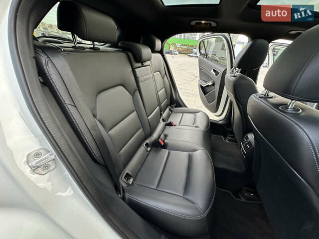 Мерседес ГЛА-Класс 2017 в Одессе на Automoto.ua Белый Мерседес ГЛА-Класс, объемом двигателя 1.99 л и пробегом 65 тыс. км за 20500 $, фото 4 на Automoto.ua