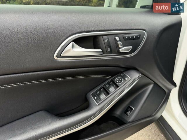 Белый Мерседес ГЛА-Класс, объемом двигателя 1.99 л и пробегом 104 тыс. км за 18900 $, фото 15 на Automoto.ua