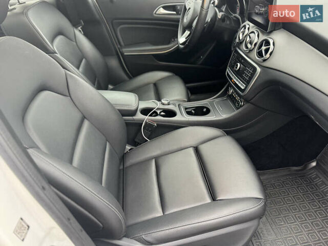 Белый Мерседес ГЛА-Класс, объемом двигателя 1.99 л и пробегом 25 тыс. км за 24000 $, фото 20 на Automoto.ua