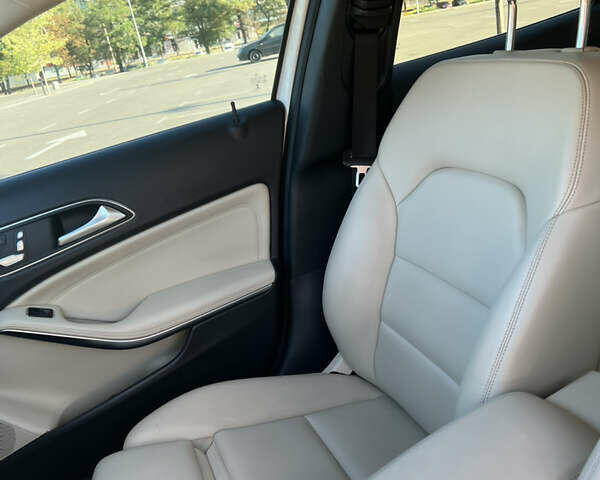 Белый Мерседес ГЛА-Класс, объемом двигателя 1.99 л и пробегом 89 тыс. км за 22500 $, фото 13 на Automoto.ua