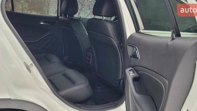 Білий Мерседес ГЛА-Клас, об'ємом двигуна 1.99 л та пробігом 72 тис. км за 17800 $, фото 25 на Automoto.ua