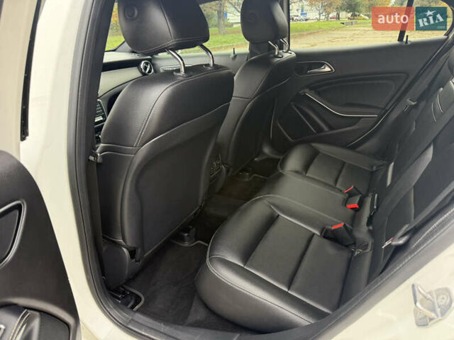 Белый Мерседес ГЛА-Класс, объемом двигателя 1.99 л и пробегом 104 тыс. км за 18900 $, фото 16 на Automoto.ua