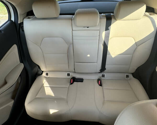 Белый Мерседес ГЛА-Класс, объемом двигателя 2.14 л и пробегом 164 тыс. км за 23899 $, фото 10 на Automoto.ua