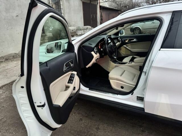 Білий Мерседес ГЛА-Клас, об'ємом двигуна 2 л та пробігом 143 тис. км за 21900 $, фото 2 на Automoto.ua