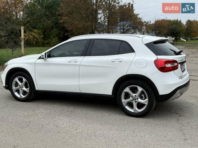 Белый Мерседес ГЛА-Класс, объемом двигателя 1.99 л и пробегом 104 тыс. км за 18900 $, фото 5 на Automoto.ua
