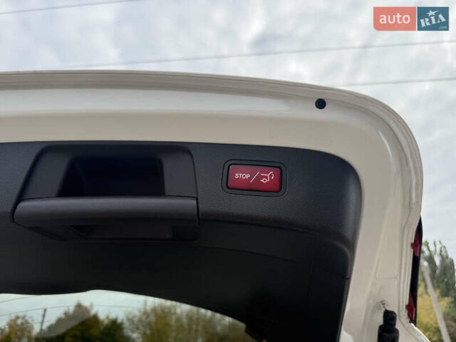 Белый Мерседес ГЛА-Класс, объемом двигателя 1.99 л и пробегом 104 тыс. км за 18900 $, фото 23 на Automoto.ua