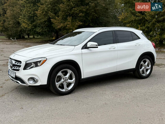 Белый Мерседес ГЛА-Класс, объемом двигателя 1.99 л и пробегом 104 тыс. км за 18900 $, фото 3 на Automoto.ua