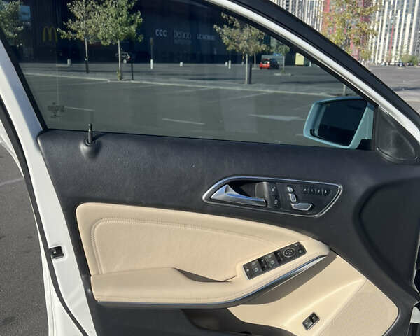 Белый Мерседес ГЛА-Класс, объемом двигателя 1.99 л и пробегом 89 тыс. км за 22500 $, фото 10 на Automoto.ua