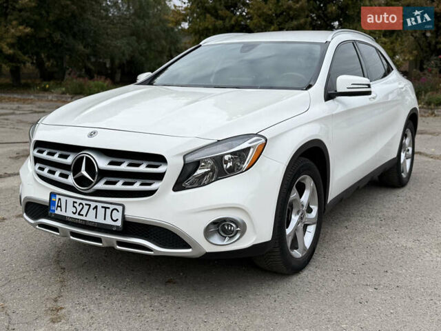 Белый Мерседес ГЛА-Класс, объемом двигателя 1.99 л и пробегом 104 тыс. км за 18900 $, фото 2 на Automoto.ua