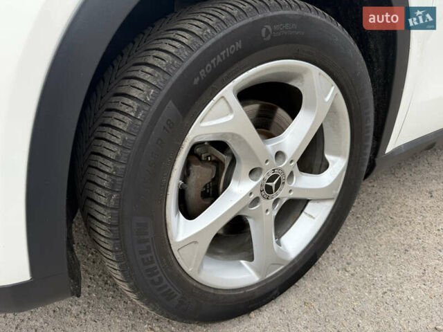 Белый Мерседес ГЛА-Класс, объемом двигателя 1.99 л и пробегом 104 тыс. км за 18900 $, фото 34 на Automoto.ua