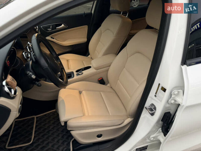 Белый Мерседес ГЛА-Класс, объемом двигателя 1.99 л и пробегом 38 тыс. км за 23900 $, фото 12 на Automoto.ua