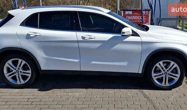 Белый Мерседес ГЛА-Класс, объемом двигателя 1.99 л и пробегом 45 тыс. км за 25000 $, фото 1 на Automoto.ua