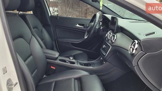 Білий Мерседес ГЛА-Клас, об'ємом двигуна 1.99 л та пробігом 72 тис. км за 17800 $, фото 22 на Automoto.ua