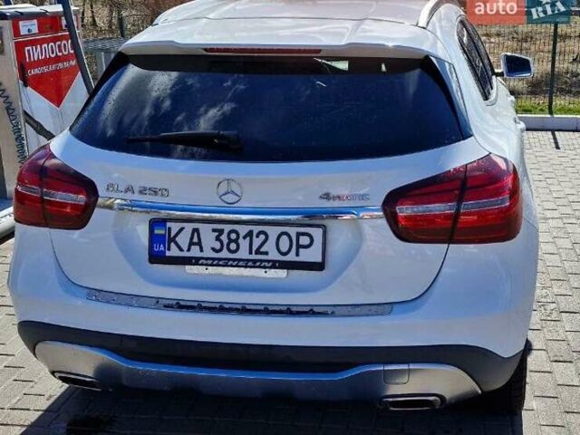 Белый Мерседес ГЛА-Класс, объемом двигателя 1.99 л и пробегом 45 тыс. км за 25000 $, фото 2 на Automoto.ua