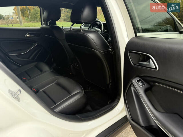 Белый Мерседес ГЛА-Класс, объемом двигателя 1.99 л и пробегом 104 тыс. км за 18900 $, фото 20 на Automoto.ua