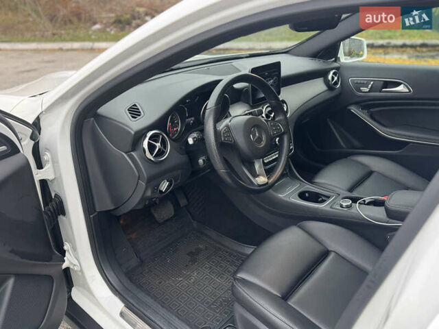 Белый Мерседес ГЛА-Класс, объемом двигателя 1.99 л и пробегом 25 тыс. км за 24000 $, фото 17 на Automoto.ua