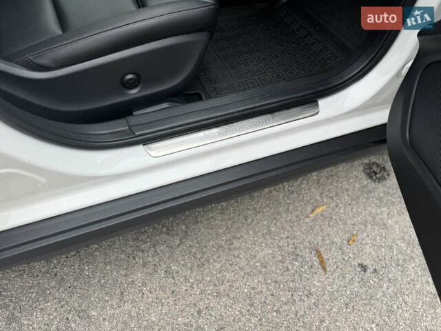 Белый Мерседес ГЛА-Класс, объемом двигателя 1.99 л и пробегом 25 тыс. км за 24000 $, фото 22 на Automoto.ua
