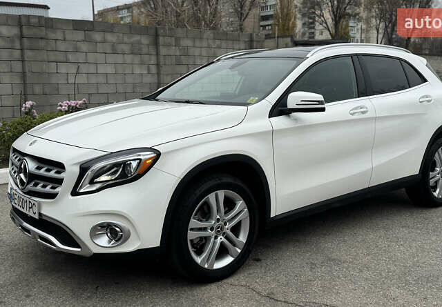 Белый Мерседес ГЛА-Класс, объемом двигателя 1.99 л и пробегом 25 тыс. км за 24000 $, фото 9 на Automoto.ua