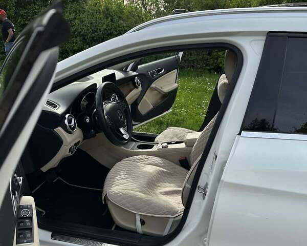 Білий Мерседес ГЛА-Клас, об'ємом двигуна 1.99 л та пробігом 60 тис. км за 26500 $, фото 1 на Automoto.ua