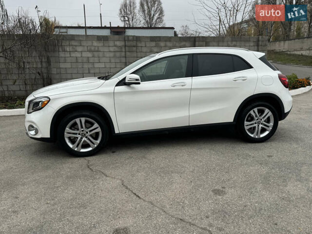 Белый Мерседес ГЛА-Класс, объемом двигателя 1.99 л и пробегом 25 тыс. км за 24000 $, фото 10 на Automoto.ua