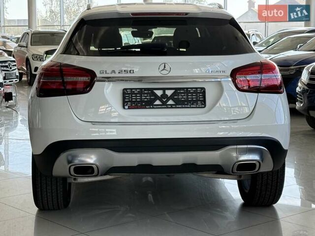 Мерседес ГЛА-Класс 2019 в Одессе на Automoto.ua Белый Мерседес ГЛА-Класс, объемом двигателя 1.99 л и пробегом 50 тыс. км за 23500 $, фото 5 на Automoto.ua
