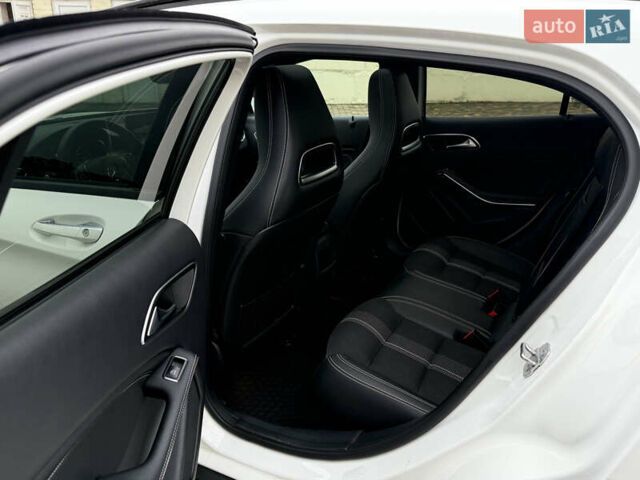 Белый Мерседес ГЛА-Класс, объемом двигателя 2.14 л и пробегом 49 тыс. км за 28900 $, фото 12 на Automoto.ua