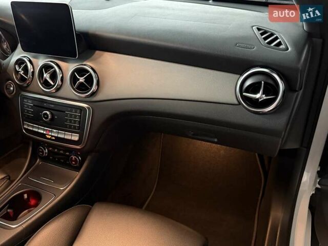 Мерседес ГЛА-Класс 2019 в Одессе на Automoto.ua Белый Мерседес ГЛА-Класс, объемом двигателя 2 л и пробегом 58 тыс. км за 24800 $, фото 23 на Automoto.ua