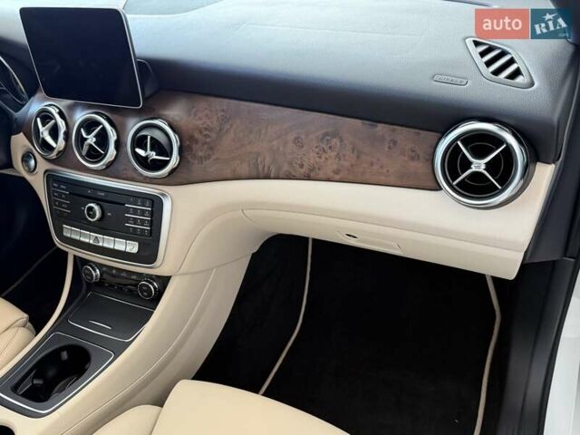 Мерседес ГЛА-Класс 2019 в Одессе на Automoto.ua Белый Мерседес ГЛА-Класс, объемом двигателя 1.99 л и пробегом 13 тыс. км за 25900 $, фото 13 на Automoto.ua