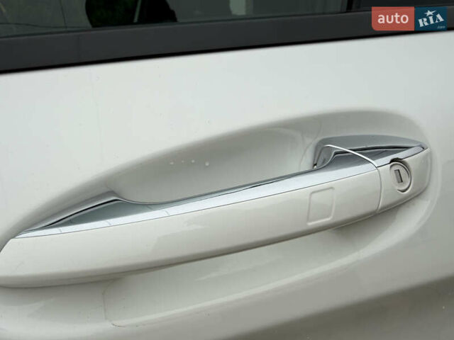 Белый Мерседес ГЛА-Класс, объемом двигателя 2.14 л и пробегом 49 тыс. км за 28900 $, фото 30 на Automoto.ua